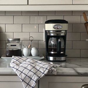 Russell Hobbs Coffee Maker in Cream